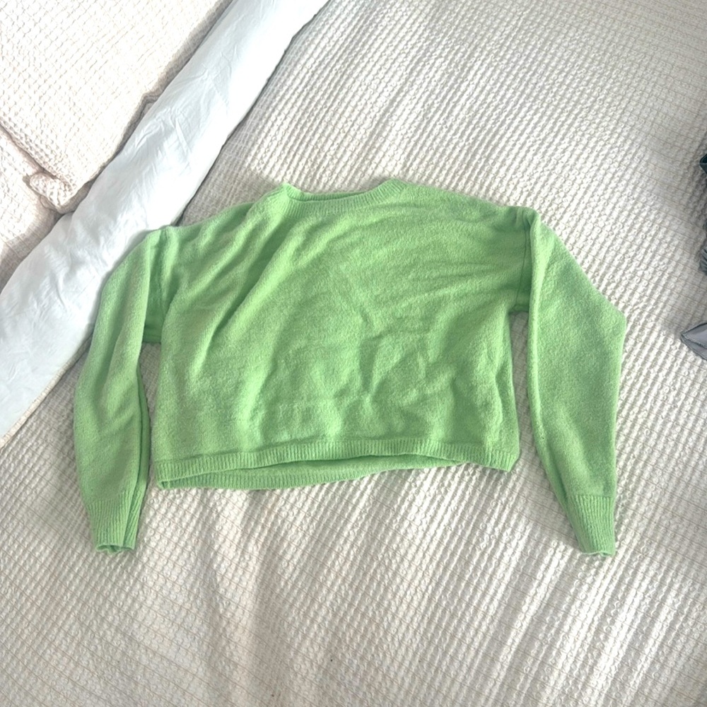 She + Sky size large light green cropped sweater